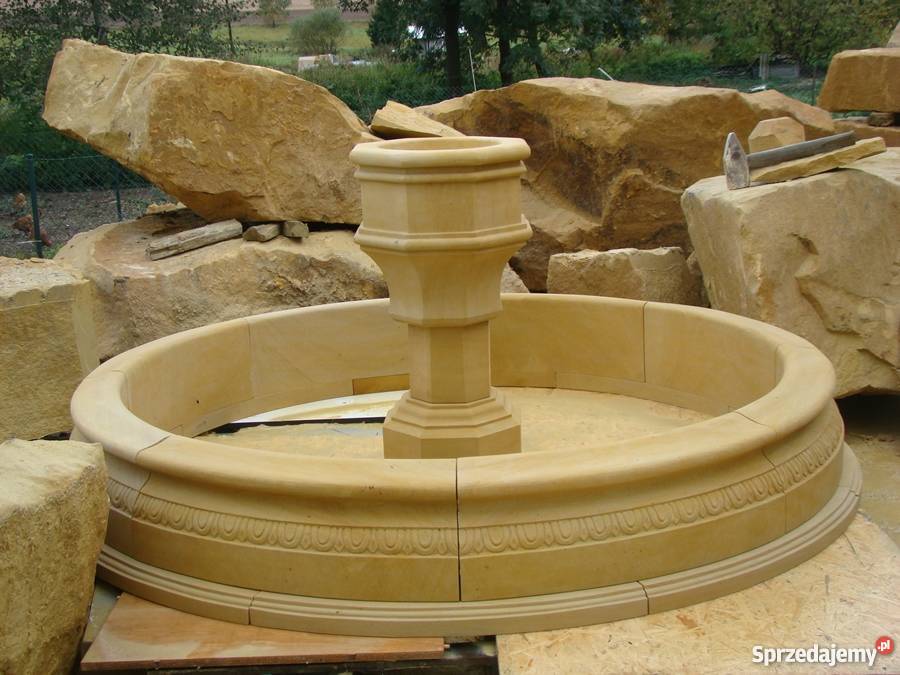 Stylowa fontanna ogrodowa z piaskowca naturalny Kamienna Góra