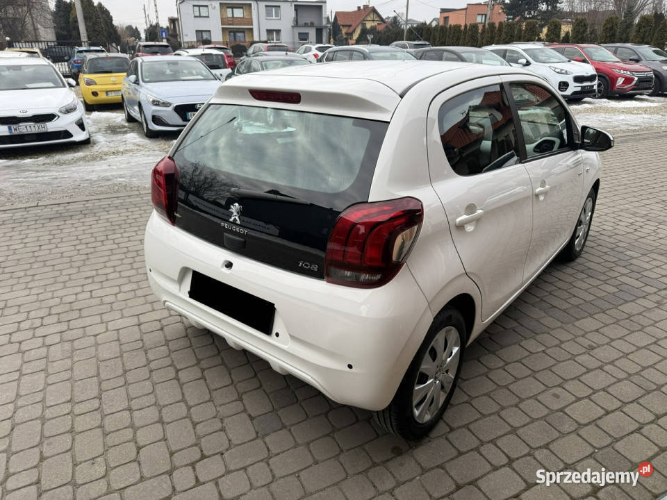 Peugeot 108 Rezerwacja światła LED Orzech