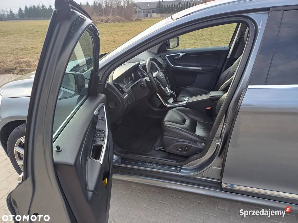 Volvo XC 60 T6 AWD 20L 2016roku Turek sprzedam