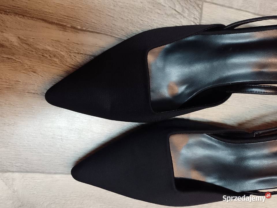 41 Czarne czółenka wieczorowe z odkrytą piętą Czółenka Kraków