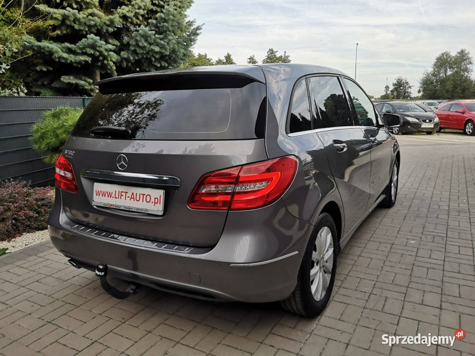 Mercedes B 180 16 16v 122 Klimatronik Navi Alu światła do jazdy dziennej Strzegom