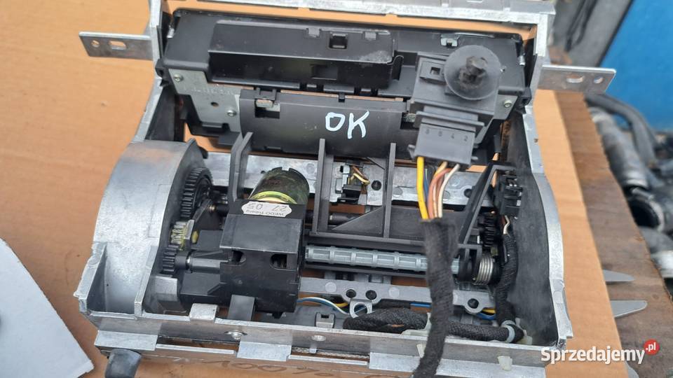 Audi A8 D3 40 TDI Ekran MMI winda 4e0 857 273 D Częstochowa