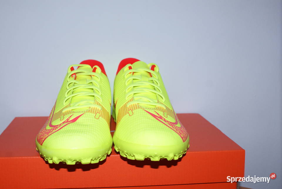 BUTY PIŁKARSKIE NIKE MERCURIAL VAPOR 14 CLUB TF Toruń