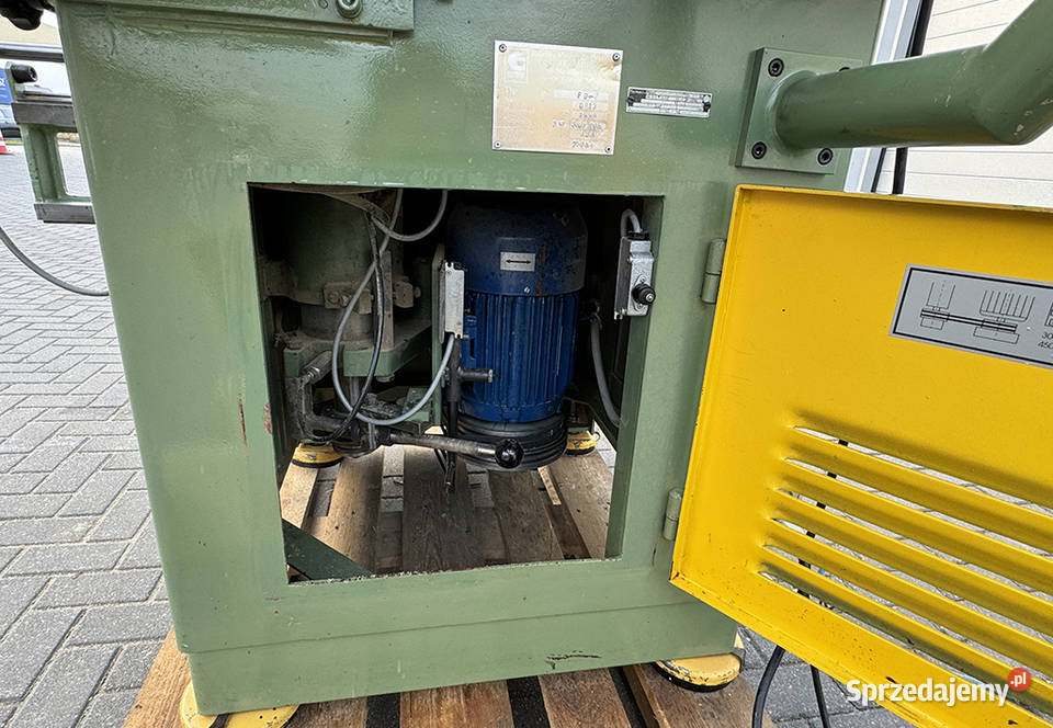 Frezarka dolnowrzecionowa GOMAD FD2 z wózkiem Sierakowska Huta