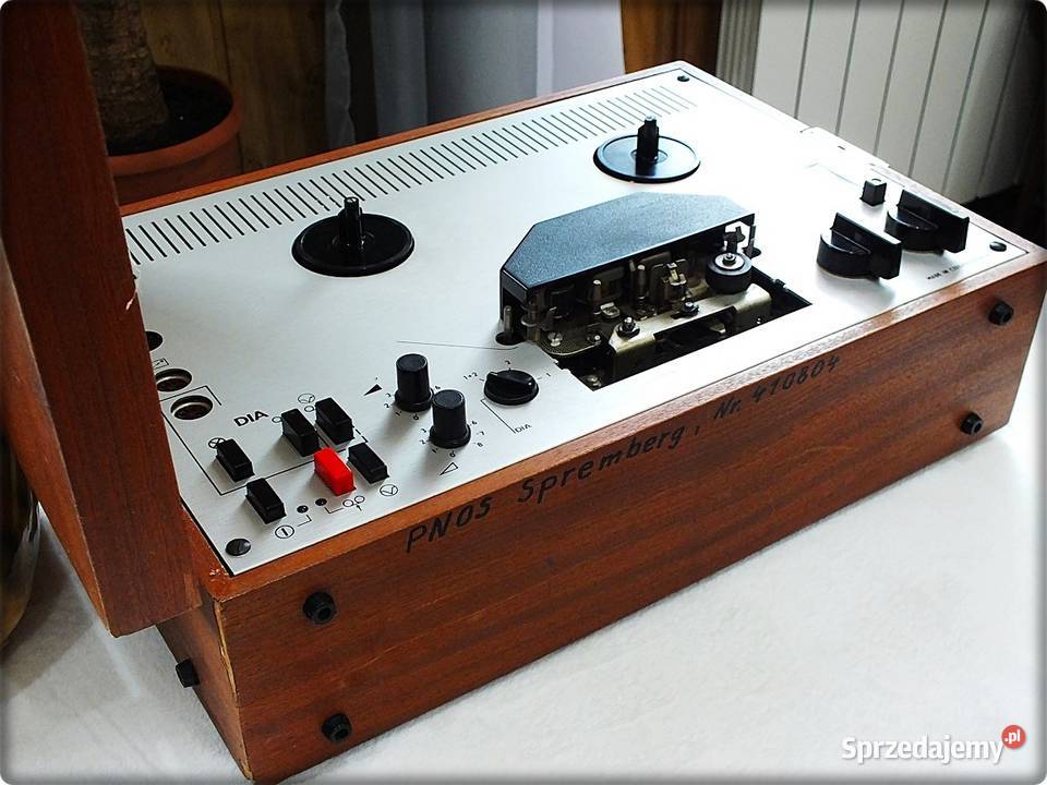 Stary magnetofon szpulowy TESLA B117 Sprzęt Magnetofony
