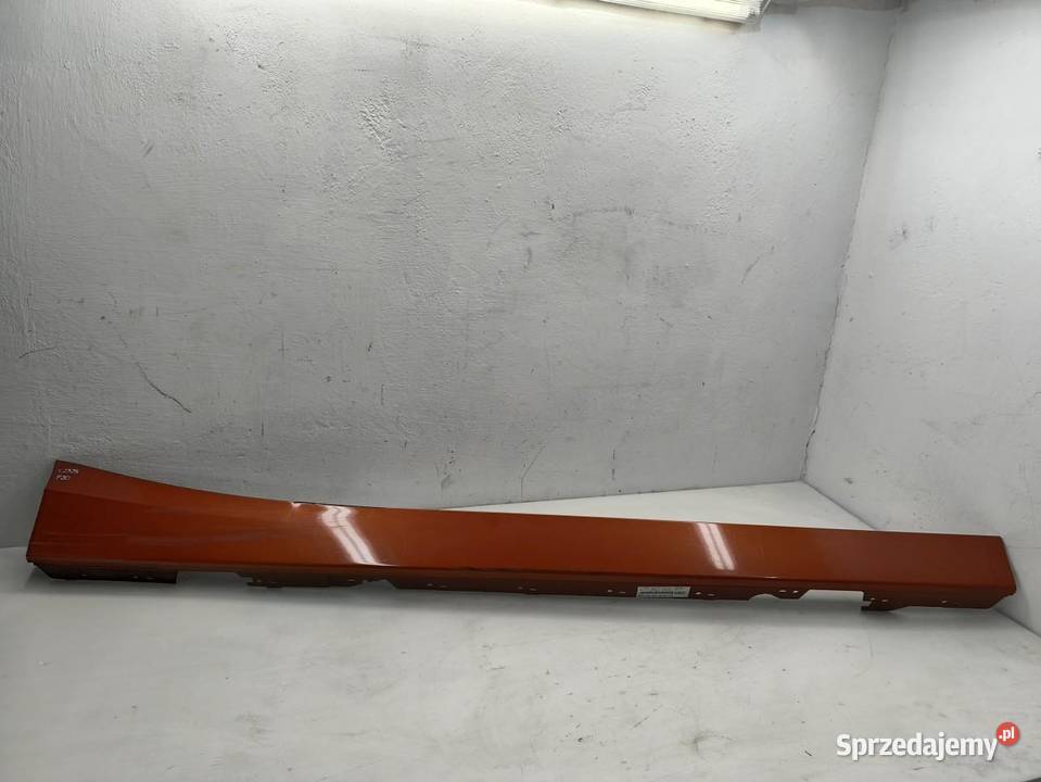 LISTWA PROGOWA PRAWA BMW F20 16 116i 136 B44