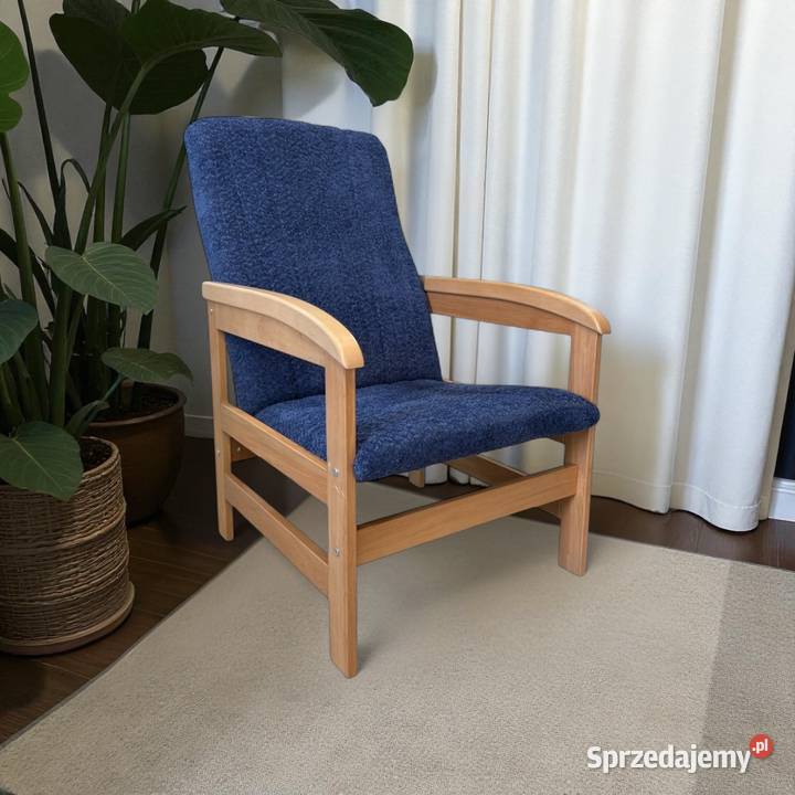 Klasyczny fotel wypoczynkowy na drewnianym Tarchały Małe