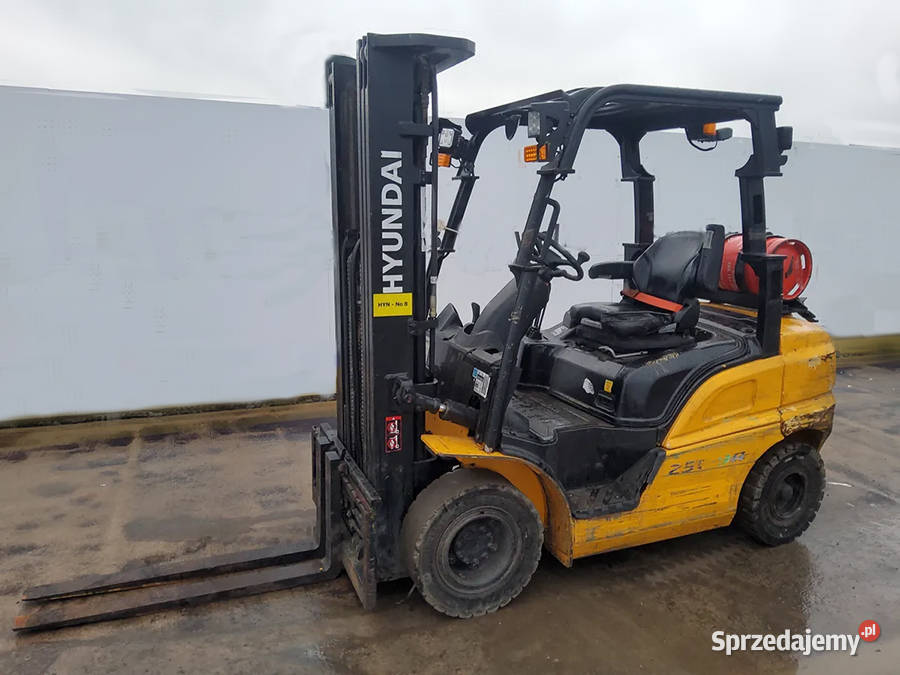 Wózek widłowy gazowy Hyundai 25L9A 25 t triplex Kęty