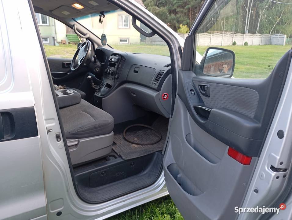 Samochód ciężarowy HYUNDAI H1 Pośrednik