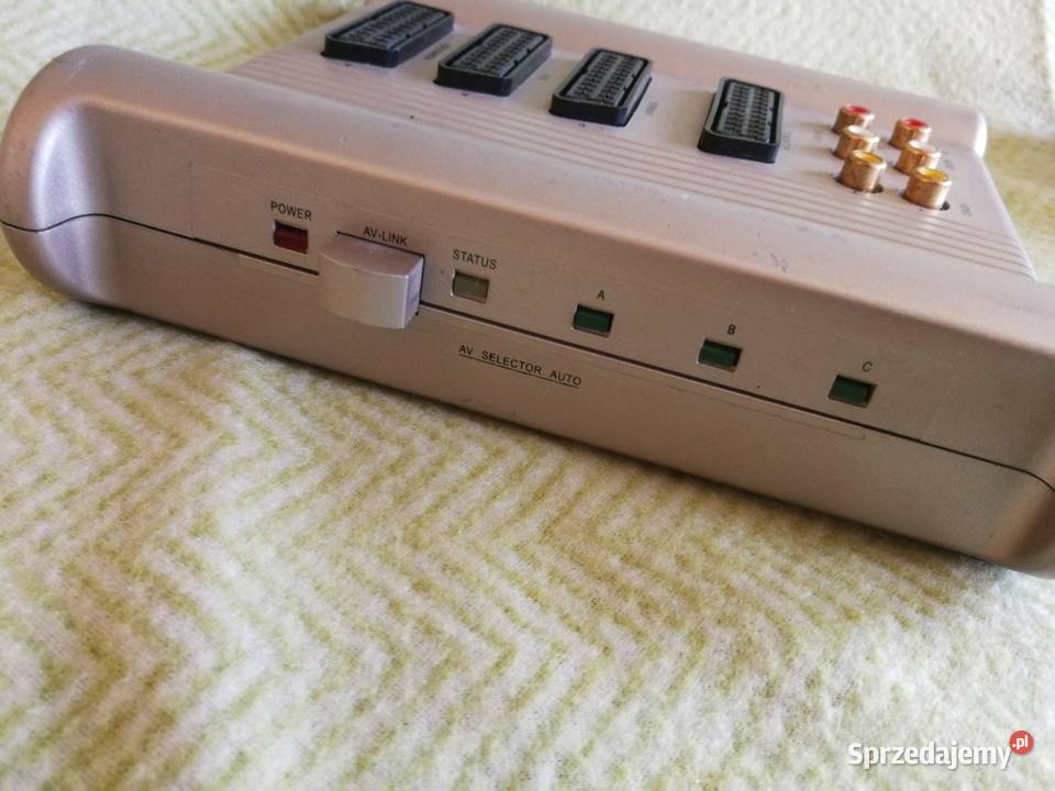 Rozdzielacz Euro SCART Hama AV Selector 100S z Szczecin