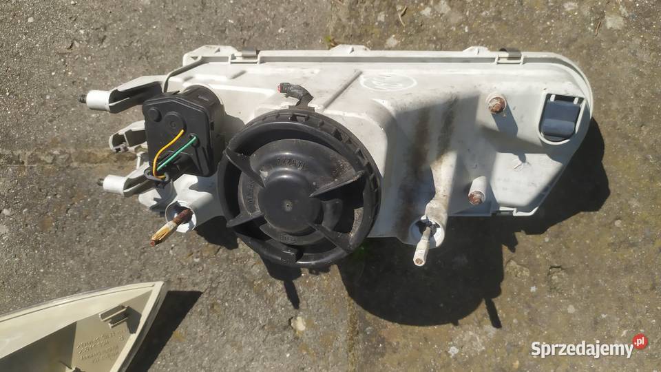 Mitsubishi Carisma 1996 1999 lampa przód prawa lampy przednie dolnośląskie Byków sprzedam