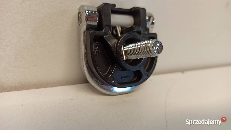 RANGE ROVER SPORT L320 UCHWYT BAGAŻNIKA