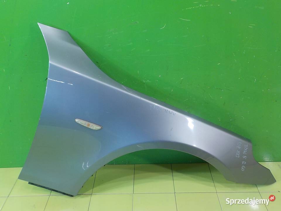 BMW 5 E61 25 B 06r KOMBI blotnik prawy przod Suków sprzedam