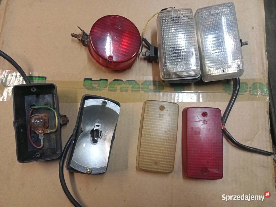 Fiat 126p Fiat 125p lampa cofania przeciwmgielna Stalowa Wola