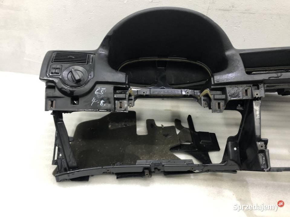 DESKA RODZIELCZA KONSOLA VOLKSWAGEN GOLF IV Deski rozdzielcze, konsole