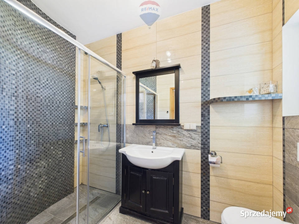 Dom wolnostojący z garażem Łopuszna