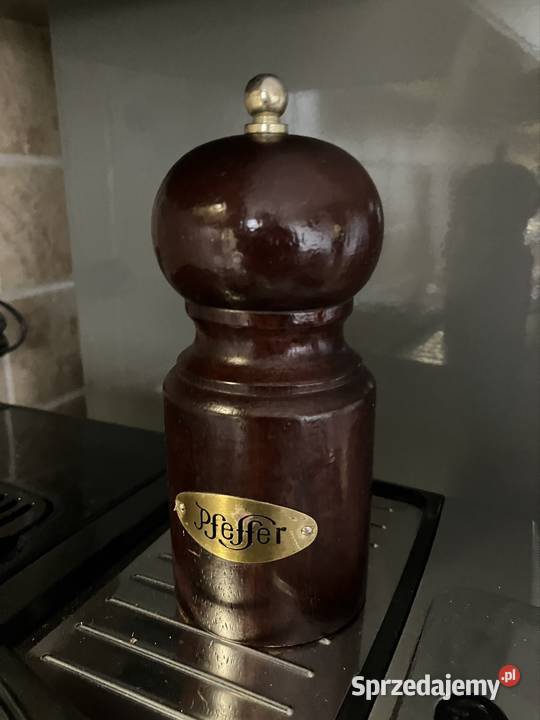 Drewniany młynek do pieprzu Jawor