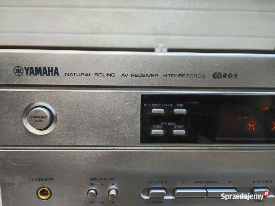 Amplituner Yamaha HTR5630RDS pilot