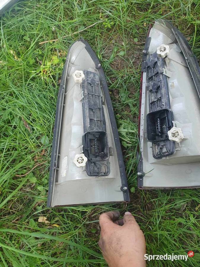 Lampa tylna prawa lewa Opel Astra G kombi 9809