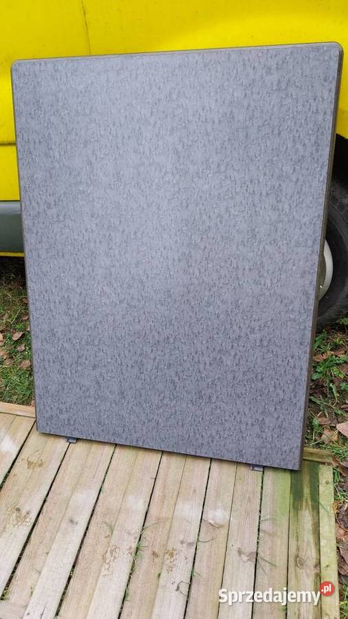 Stolik z nogą składaną do przyczepy kempingowej Murowana Goślina