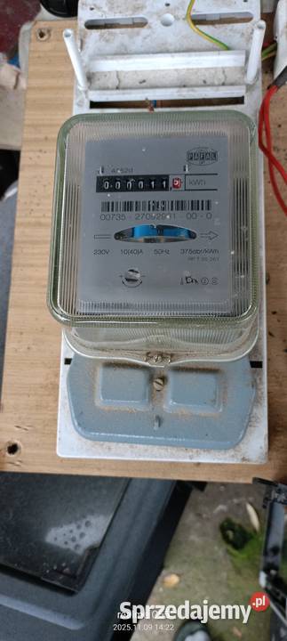 SPRZEDAM LICZNIK 1FAZOWY NA 230 VOLT PRAKTYCZIE Biała