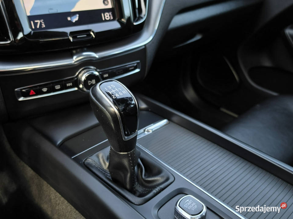 Volvo XC 60 D3 Momentum Serwisowany w ASO II nawigacja kujawsko-pomorskie Skępe