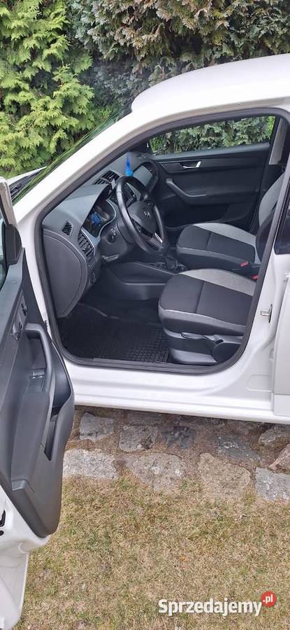 Skoda Fabia 2017 65 wyposażenie niski przebieg Piła