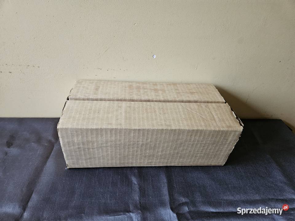 Szklane miseczki na nóżkach z okresu PRLu Porcelana i szkło mazowieckie Warszawa