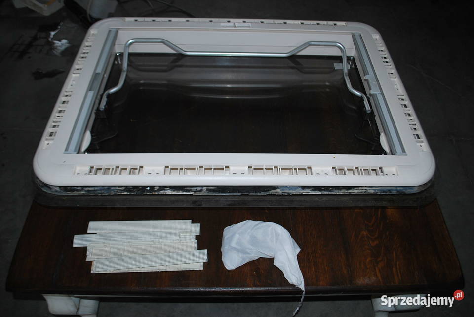 OKNO DACHOWESZYBERDACH DOMETIC OTWÓR MONTAŻOWY