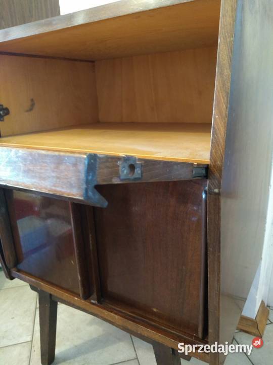 Ciekawa szafka na gramofon tv RTV Łódź