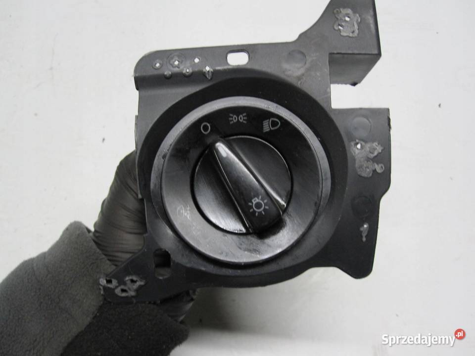 SKODA FABIA II LIFT 11r przełącznik włącznik świętokrzyskie