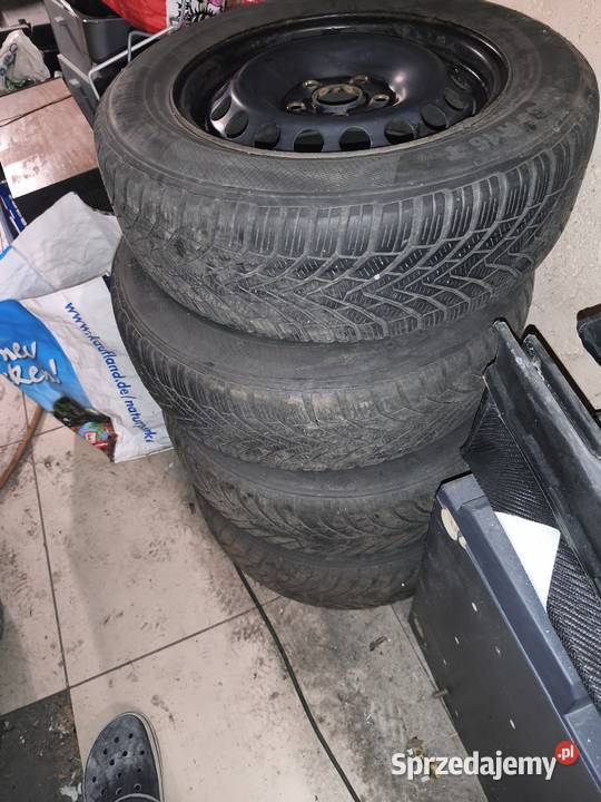 Opony zimowe 19565R15 z felgami stalowymi golf 6 Myślibórz
