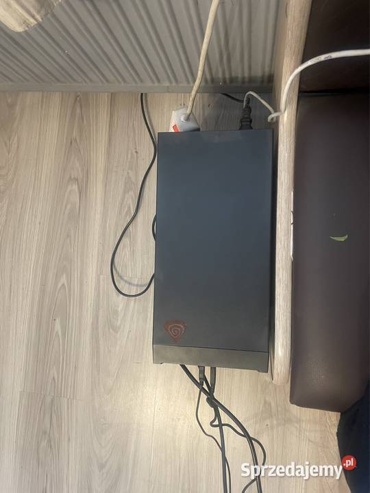 Sprzedam komputer z monitorem i okablowaniem Florynka sprzedam