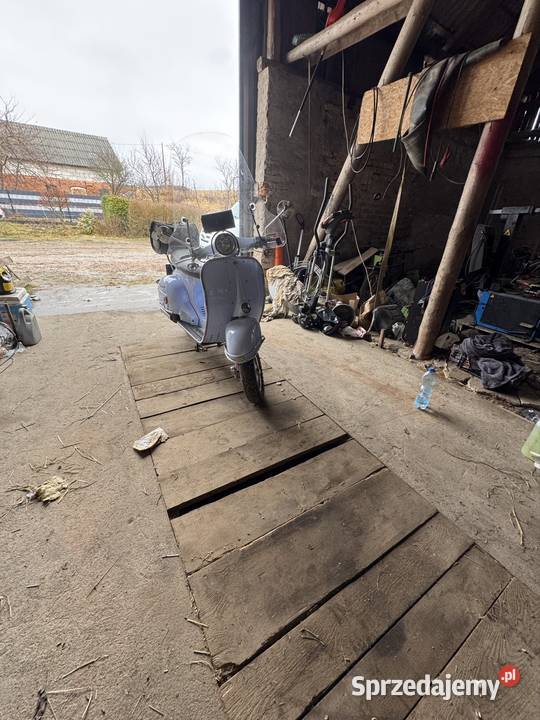 Włoski skuter Vespa sumco vita 125 kufry