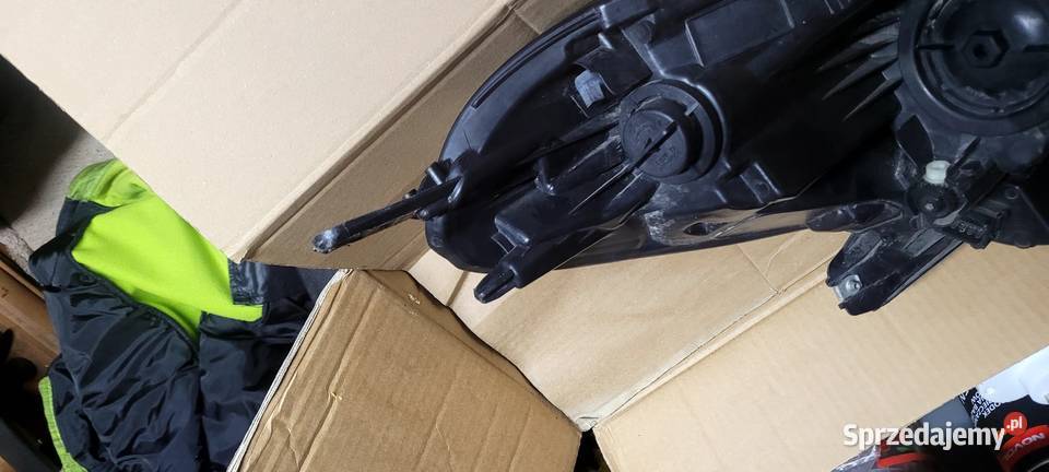 Lampa lewa przód opel corsa e Lampy przednie