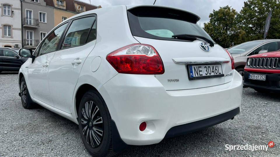 Toyota Auris 18 Hybryda Automat Zarejestrowany ESP Elbląg
