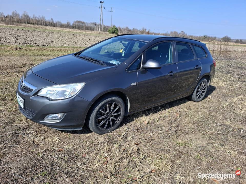 SPRZEDAM OPEL ASTRA 2012 Rok produkcji 2012