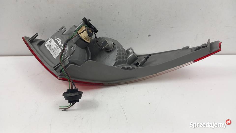 RENAULT MEGANE III HB LAMPA TYŁ LEWA W KLAPĘ Zbierkowo sprzedam