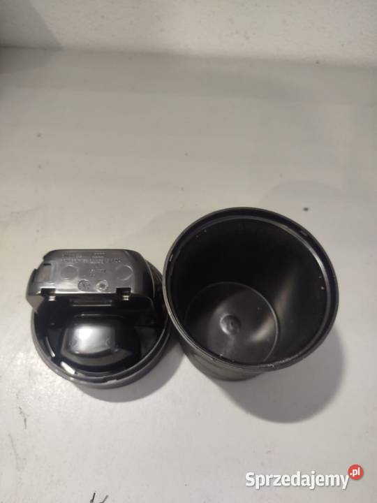 Oryginalna czarna popielniczka pudełeczko Audi Kielce