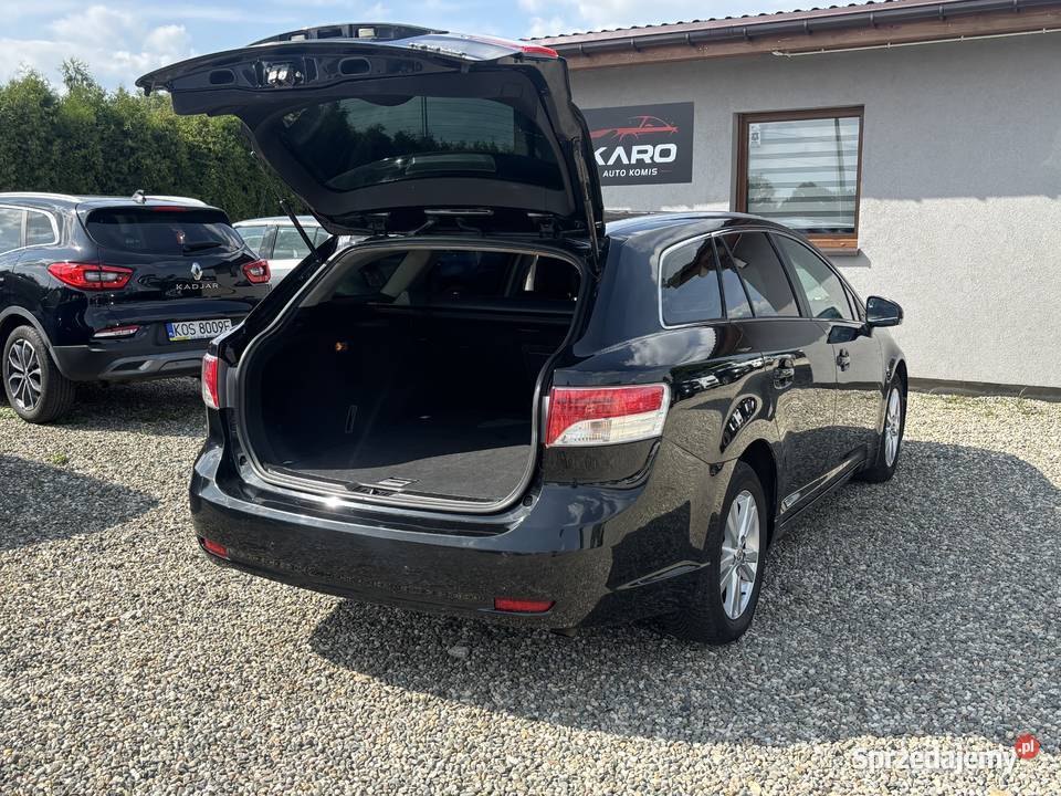 Toyota Avensis 2011r GWARANCJA Paniówki sprzedam