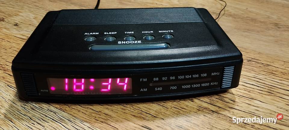Kultowy Radiobudzik LED 76620 Retro Design Stan Wąbrzeźno