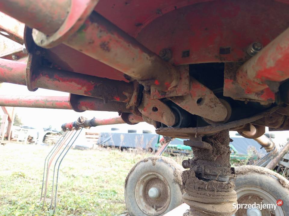 Zgrabiarka karuzelowa Fella TS 335 dn Brzostek