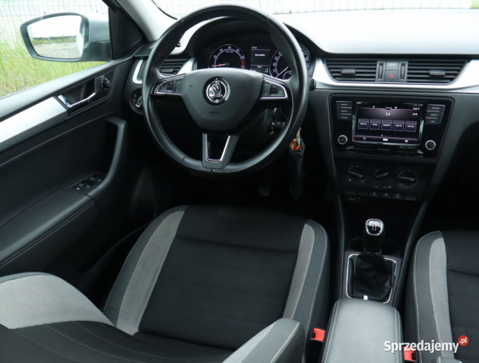 Skoda Rapid 10 TSI światła do jazdy dziennej Łódź