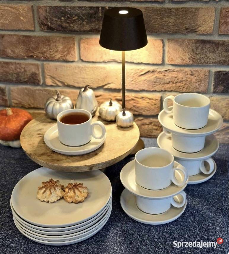 99 Talerze z kubkami 18 elementów białe sprzedam