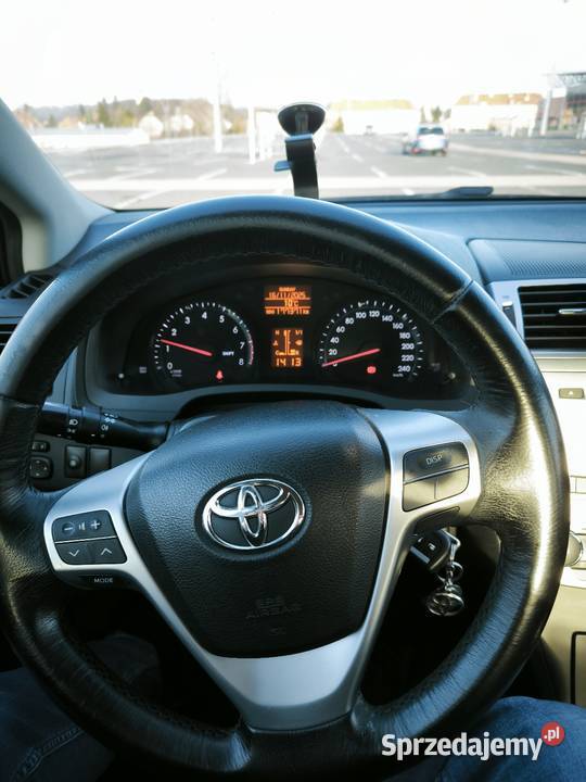 Toyota Avensis 2012 16 benzyna 177 400