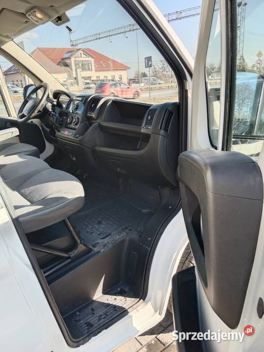 Sprzedam peugeot boxer kwota brutto Napęd przednia oś Kraków