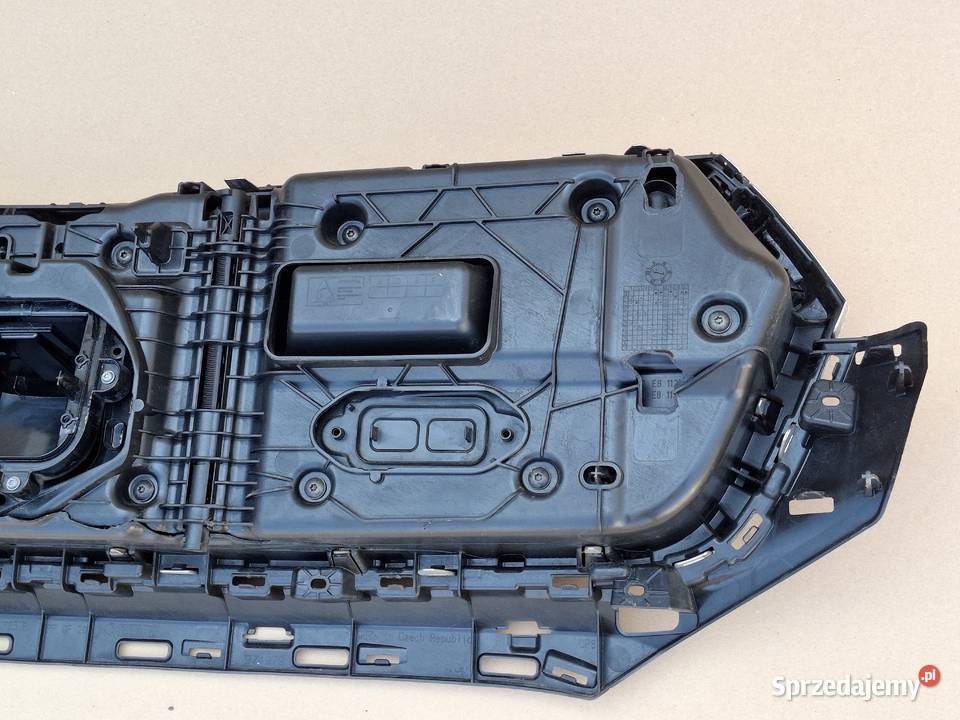 SKODA ENYAQ GRILL ATRAPA CRYSTAL FACE RAMKA Bieleń