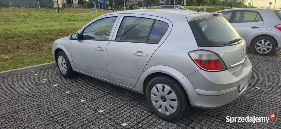 Opel Astra H 17 CDTI 2004r 1700cm3 Astra