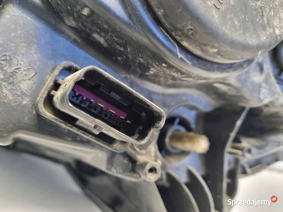 LAMPA PRAWA Renault Captur I 1719r LIFT PRZEDNIA Rudka