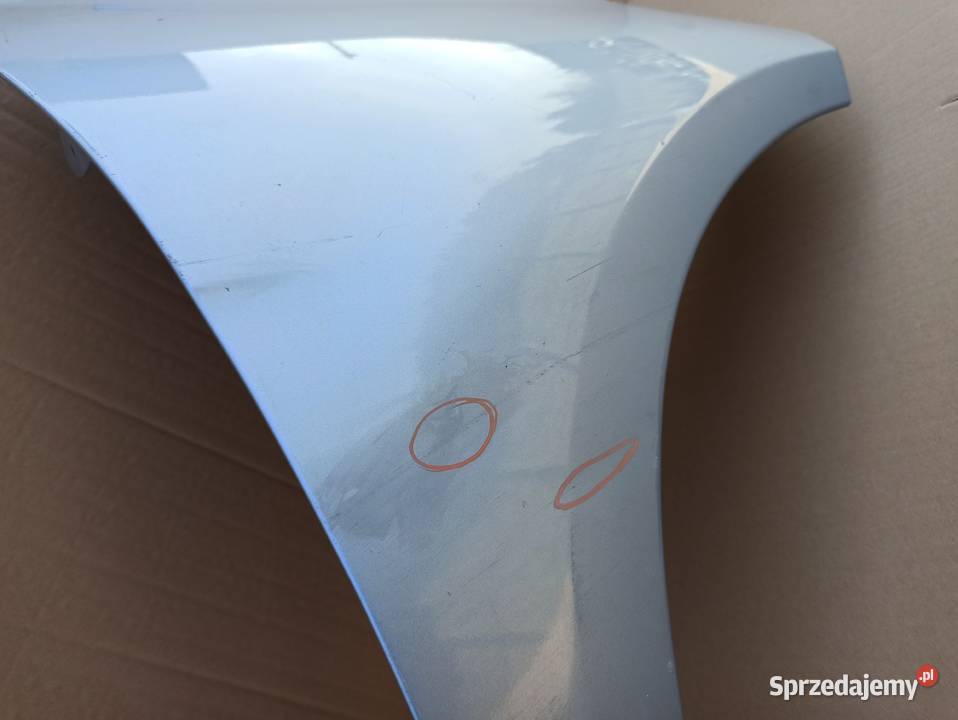 MERCEDES AKLASA W169 BŁOTNIK PRAWY Karoseria Trzciel